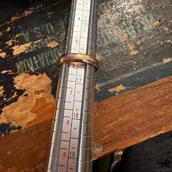 14K Rose Gold Band• Sz 6 - Picture 5 of 6